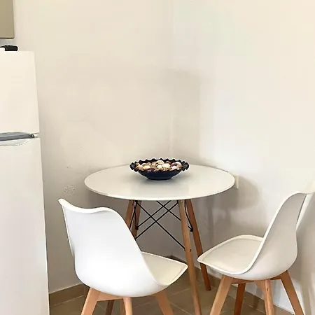 Rizes Elias Private Isterni (Paros)